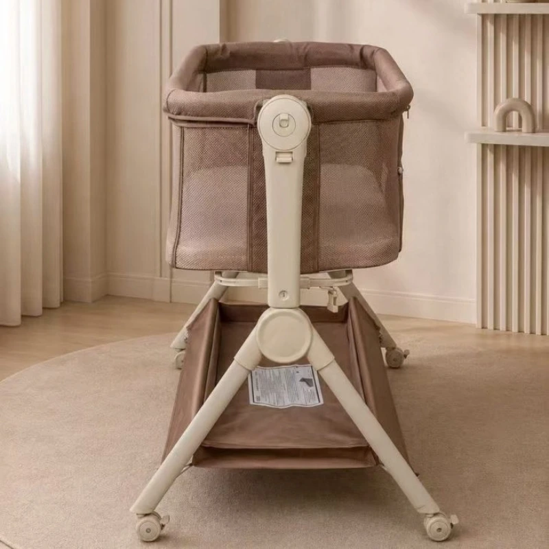 עריסה נצמדת FLOW כולל נדנוד מבית BÉBÉ מוקה — MR BABY